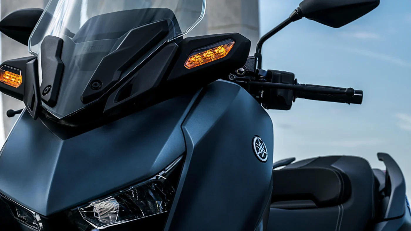 Yamaha xmax 250 - etkin motor Yamaha XMax 250 2023 Yüksek Tip Ön Sinyaller