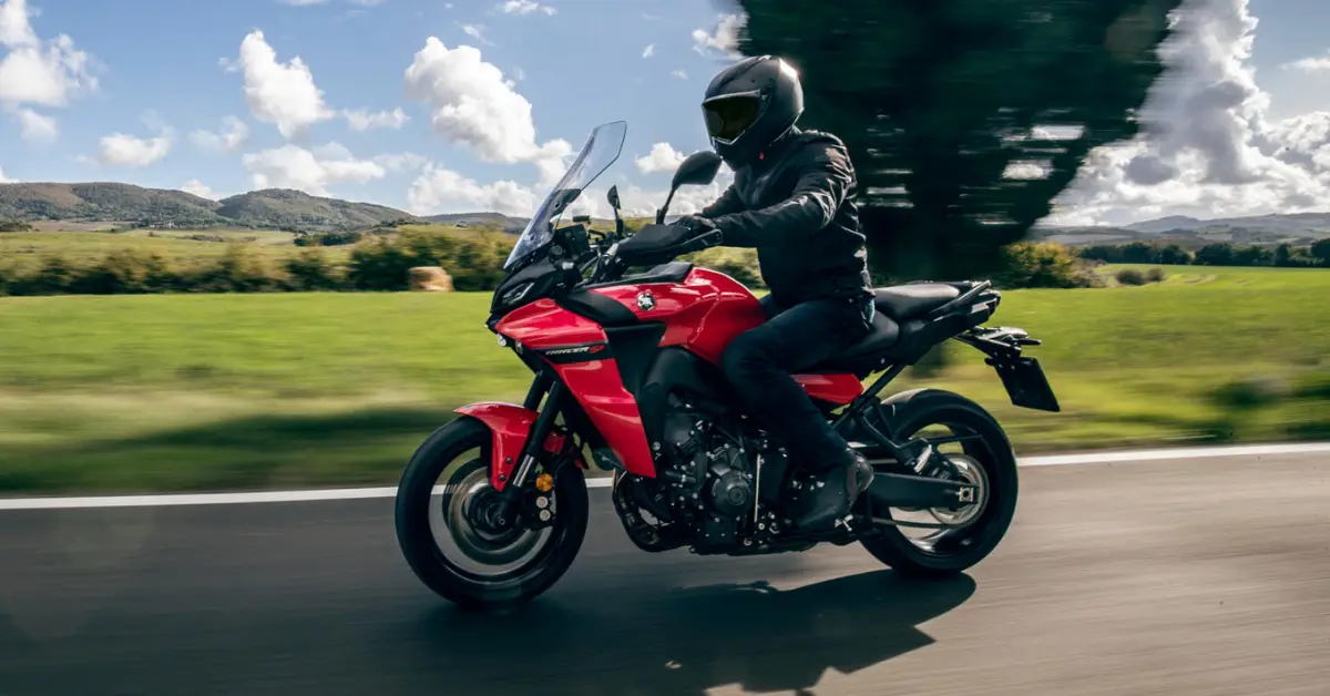 Yamaha tracer 9 - etkin motor Neden Yamaha Tracer 9'u Tercih Etmelisiniz