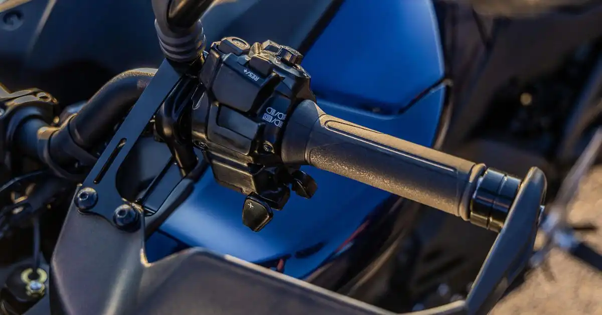 Yamaha tracer 9 gt+ 2025 - etkin motor Y-AMT-Sanziman-ile-Yeni-Vites-Degistirme-Deneyimi-Etkin-Motor