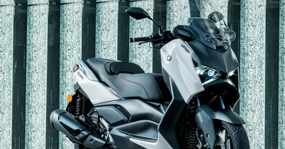 Yamaha xmax 250 tech max+ 2025: sport scooter segmentinde zirve - etkin motor Dinamik Gövde Tasarımı ve X Şeklinde LED Aydınlatma - Etkin Motor