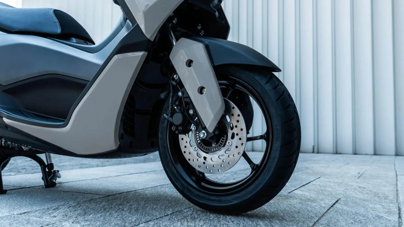 13 inç Hafif Jantlar ve ABS Destekli Disk Frenler - Etkin Motor